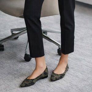 ✨ Steven by Steve Madden Rosy Camo Knit Flats ✨ - Sz. 6.5